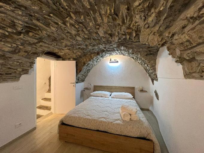 Appartamento Incantevole La Grotta Apricale Bagian luar foto