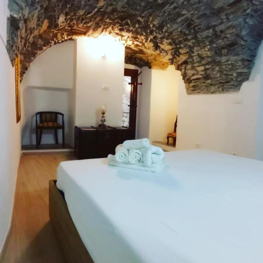 Appartamento Incantevole La Grotta Apricale Bagian luar foto